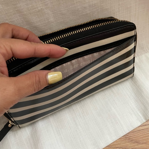 Kate Prade wallet - Picture 8 of 13